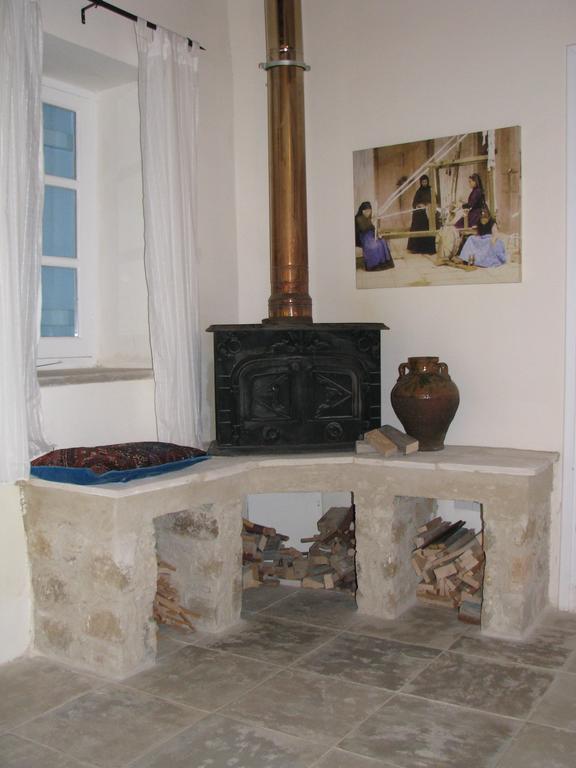 Dolphin Guest House And Studios Tochni Pokoj fotografie