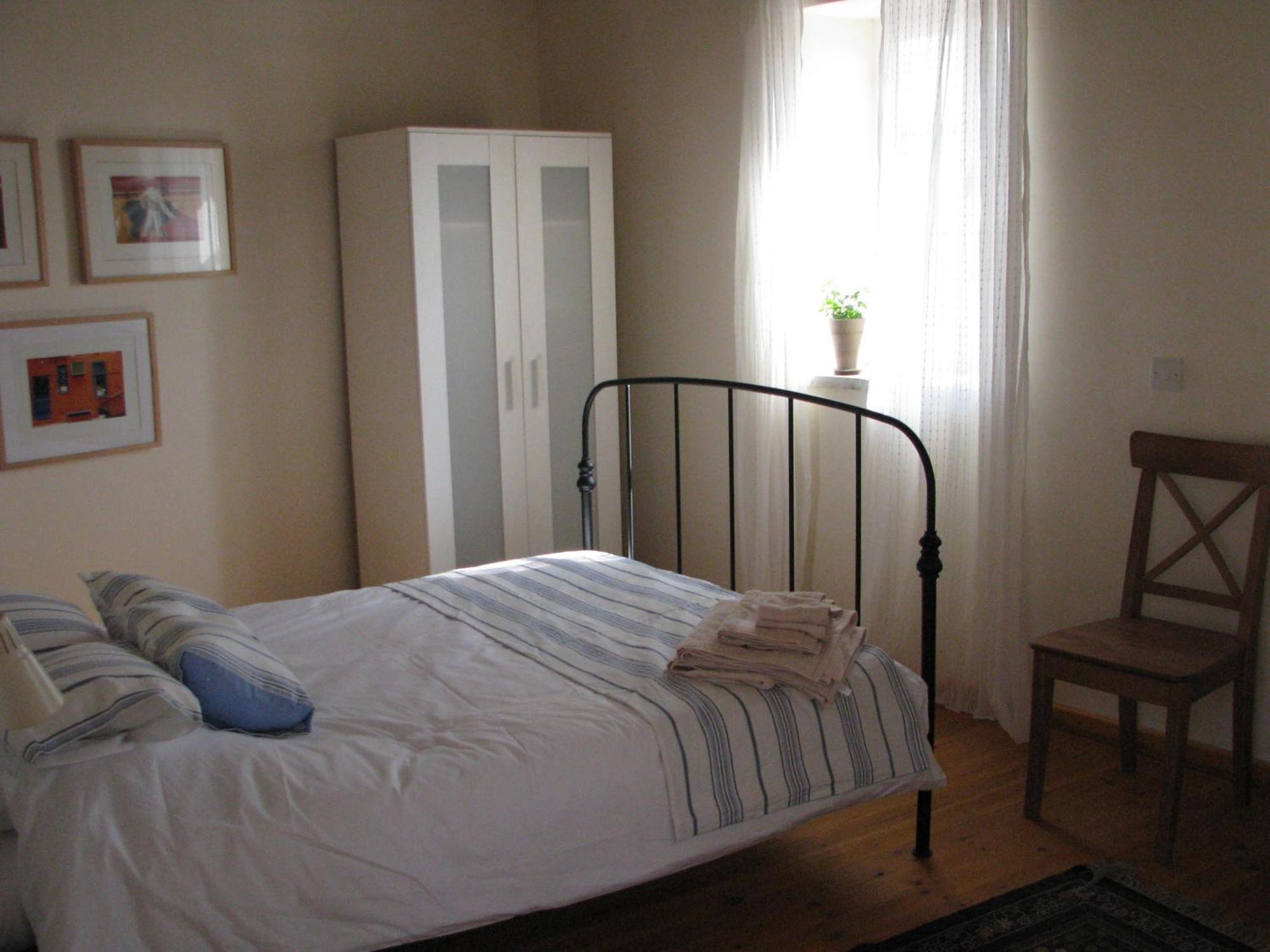 Dolphin Guest House And Studios Tochni Pokoj fotografie