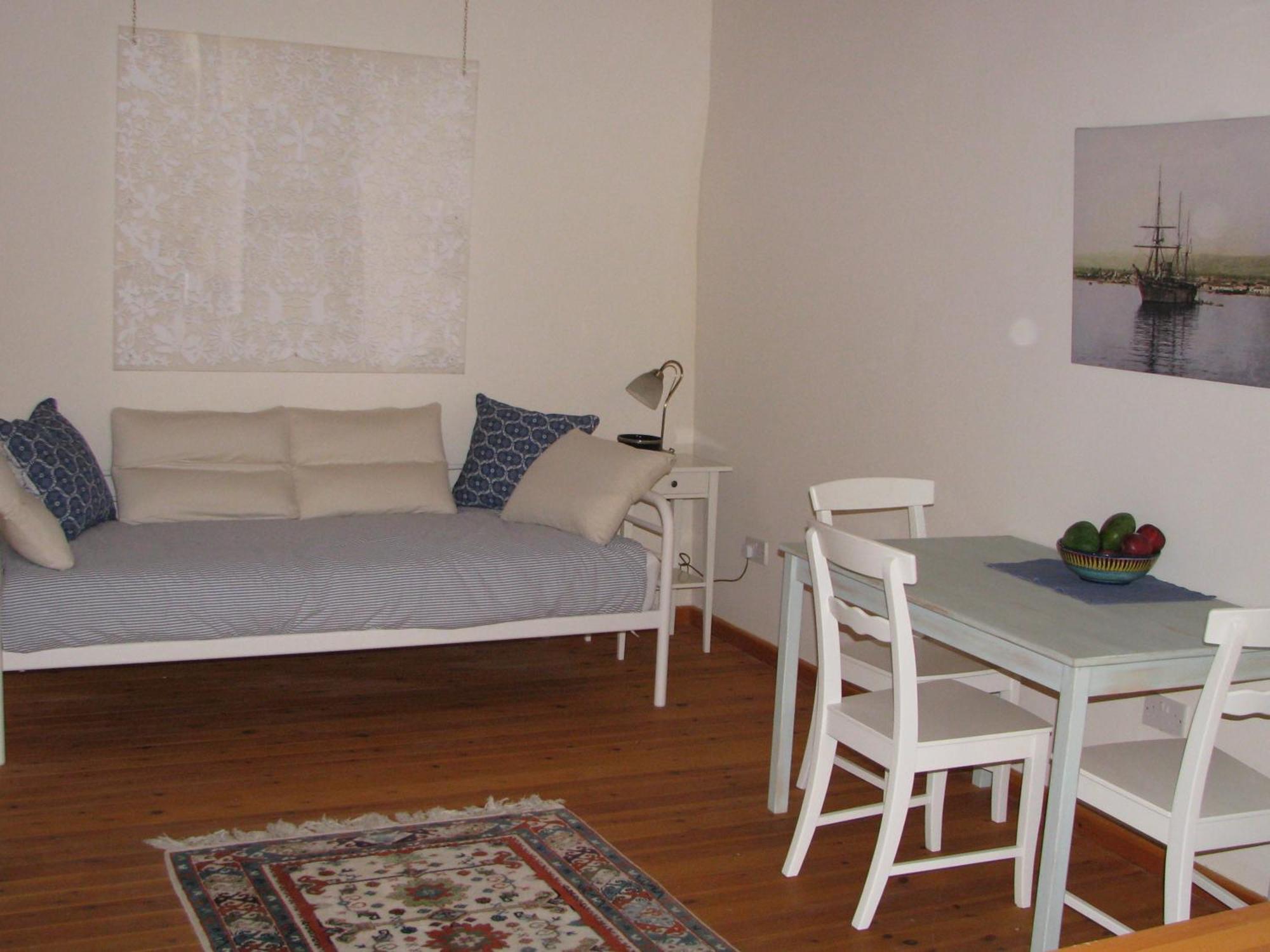 Dolphin Guest House And Studios Tochni Pokoj fotografie
