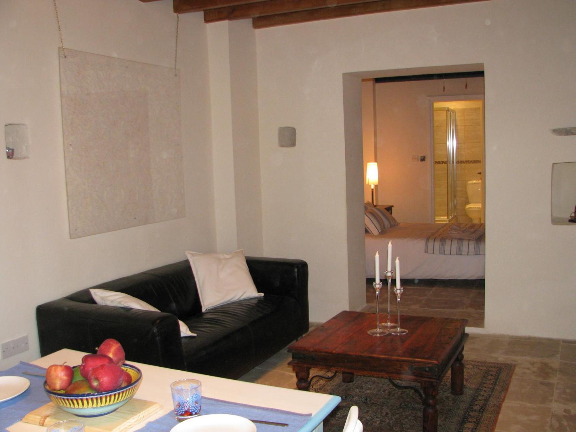 Dolphin Guest House And Studios Tochni Pokoj fotografie