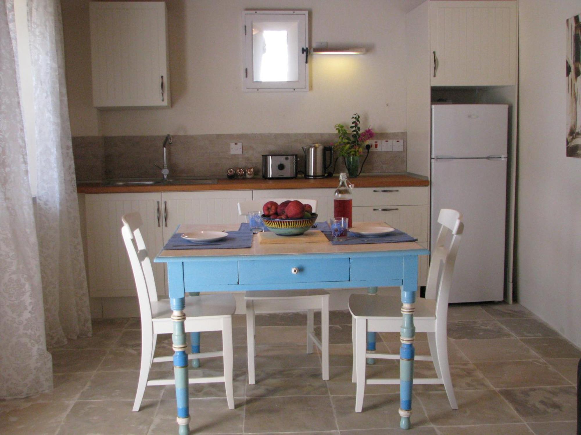 Dolphin Guest House And Studios Tochni Pokoj fotografie