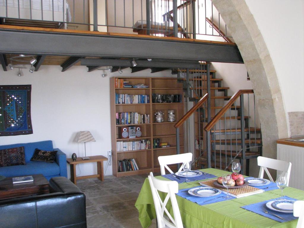 Dolphin Guest House And Studios Tochni Pokoj fotografie
