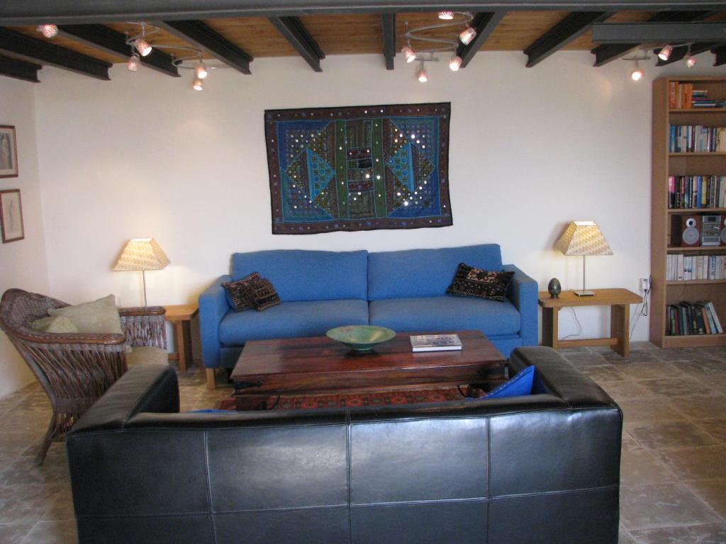 Dolphin Guest House And Studios Tochni Pokoj fotografie